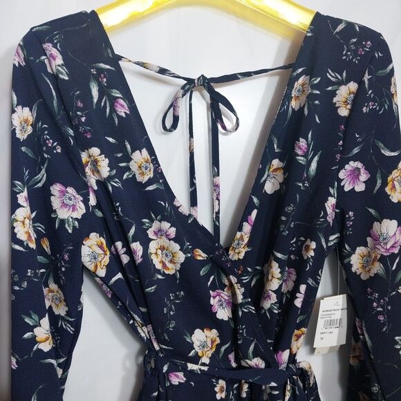Rowa Women's Romper Sz M Navy Floral Cottagecore Boho Open Back - Picture 3 of 14
